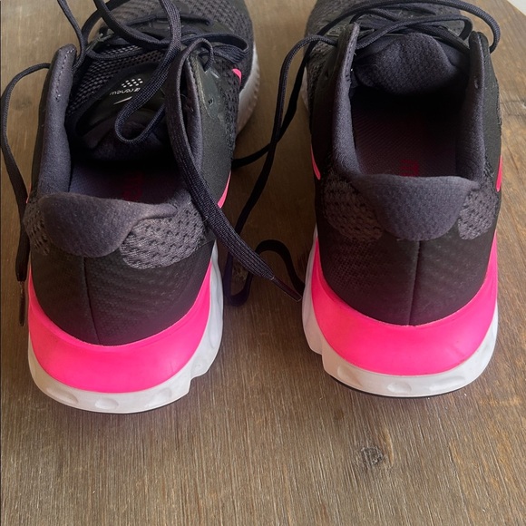 Nike Renew Blue Pink Athletic Trainer Sneakers 
Women’s size 8.5 - Picture 14 of 16